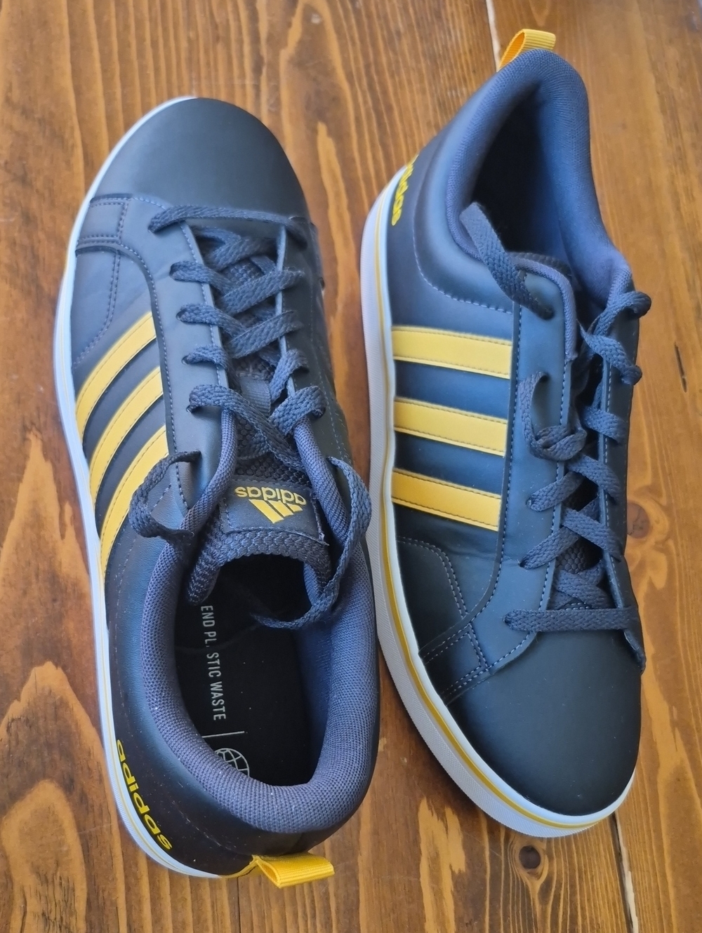 M 12.5 adidas Vs pace 2.0 Sneakers - black and yellow